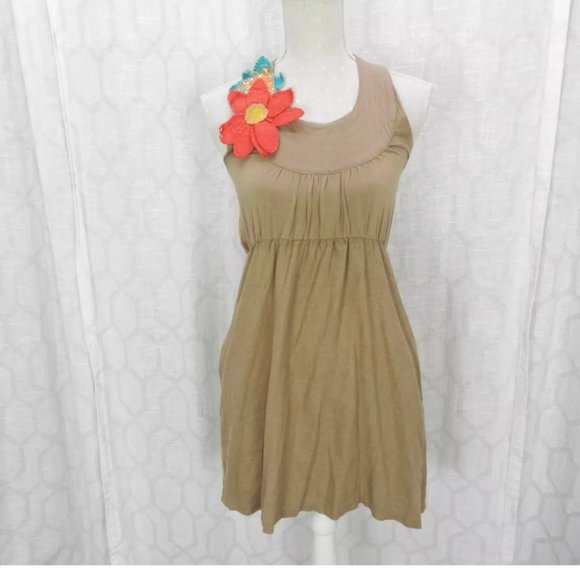 Dresses & Skirts - Judith March tan sundress with red flower